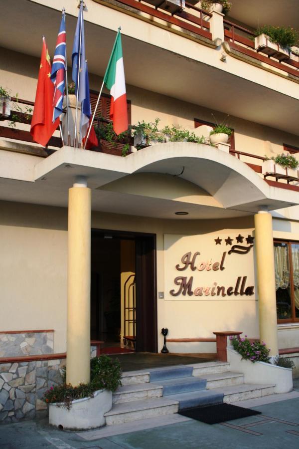 Hotel Marinella ピッツォ エクステリア 写真